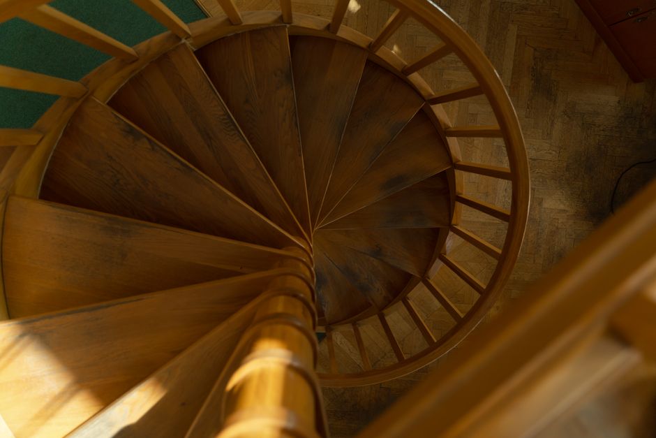 monte-escalier à Bretteville-sur-Odon